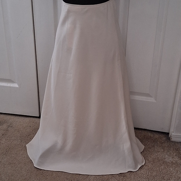 NWT All In Favor Cream Skirt With Front Slit     Size M - Picture 2 of 11